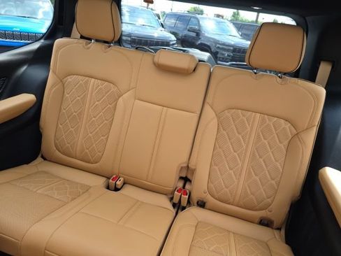 Used 2025 Jeep Grand Wagoneer Series III w/ Rear Seat Video Group 1 AWD/4WD image 34