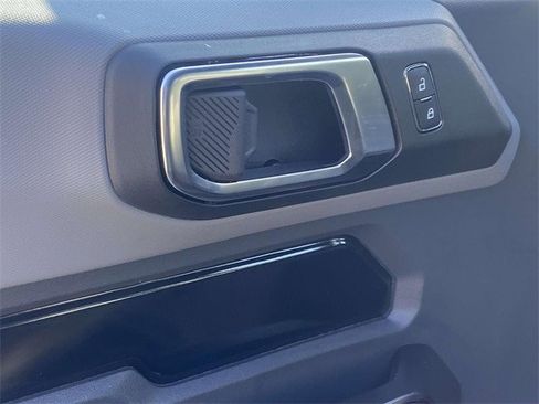 Certified 2024 Ford Bronco Black Diamond image 13