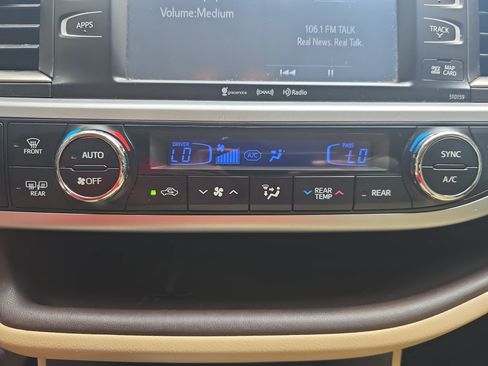 Used 2016 Toyota Highlander XLE FWD image 20