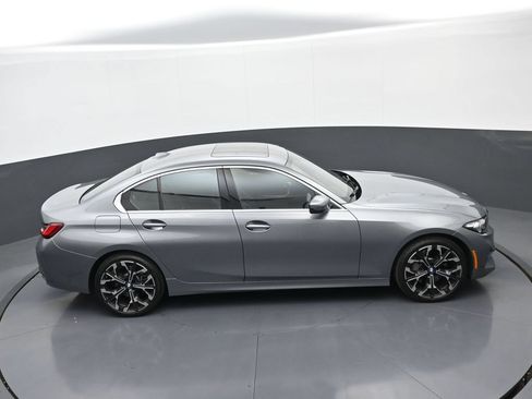 Used 2025 BMW 330i xDrive Sedan AWD/4WD image 36