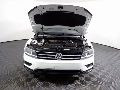 Used 2018 Volkswagen Tiguan S image 5