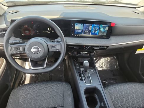 New 2026 Nissan Kicks SV w/ Charging Package image 6