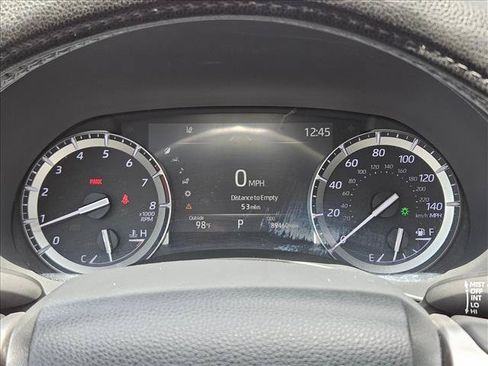 Used 2022 Toyota Highlander XLE FWD image 11