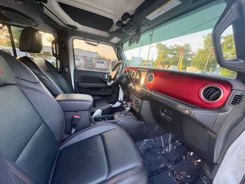 Used 2018 Jeep Wrangler Unlimited Rubicon AWD/4WD image 12