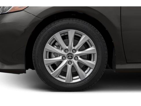 Used 2020 Toyota Camry LE w/ Convenience Package FWD image 8