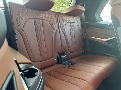 Used 2023 BMW X7 M60i image 20