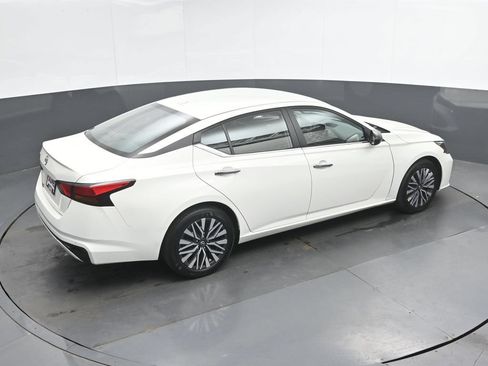 Used 2025 Nissan Altima 2.5 SV FWD image 30
