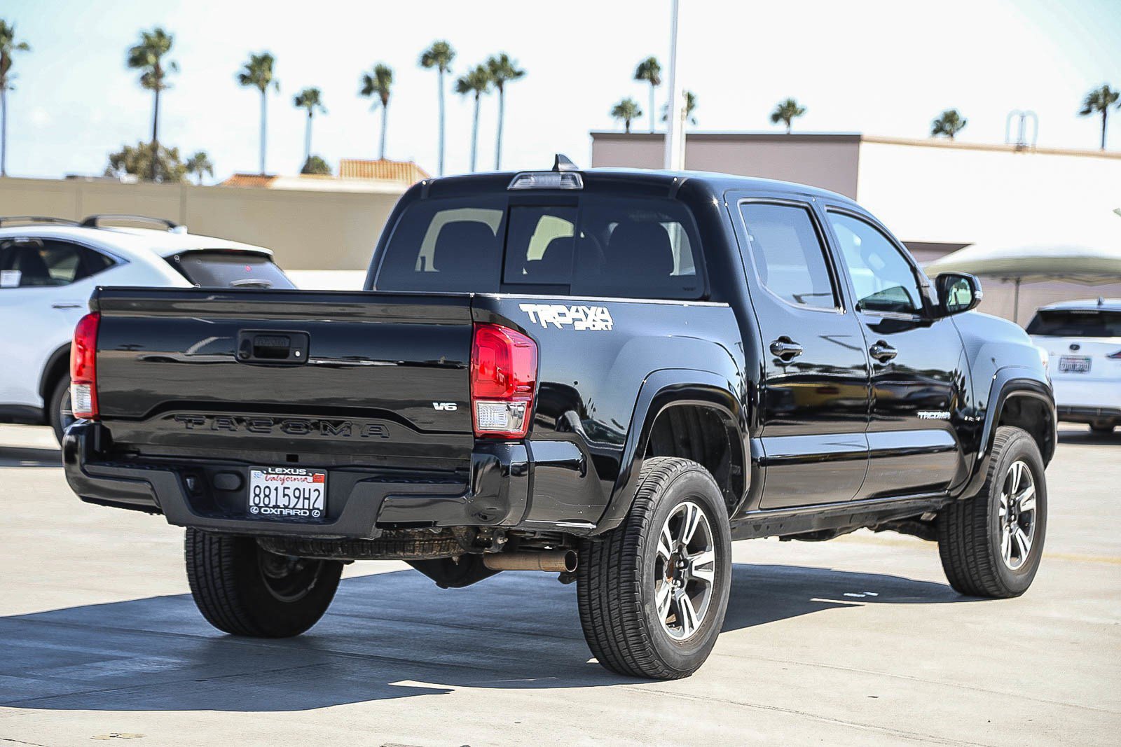 Used 2017 Toyota Tacoma TRD Sport AWD/4WD image 7