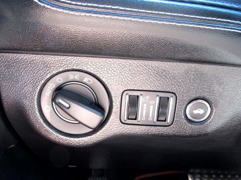 Used 2023 Dodge Challenger SRT Hellcat image 28