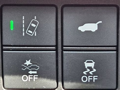 Used 2018 Honda CR-V Touring image 18