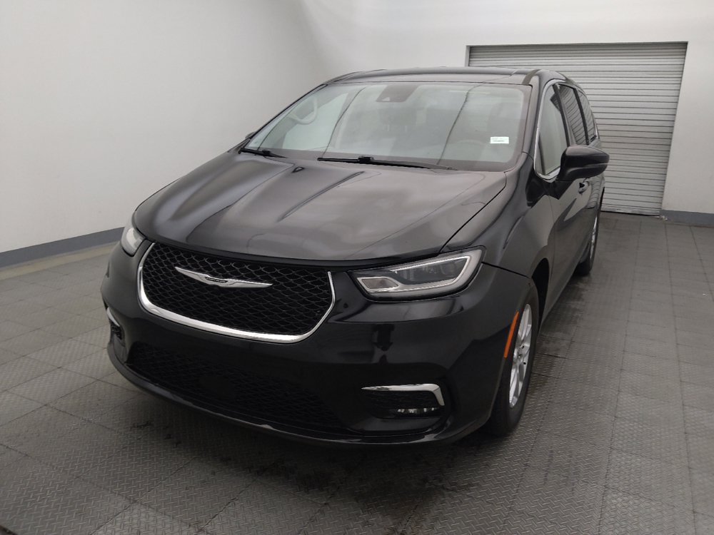 Used 2023 Chrysler Pacifica Touring-L FWD image 15