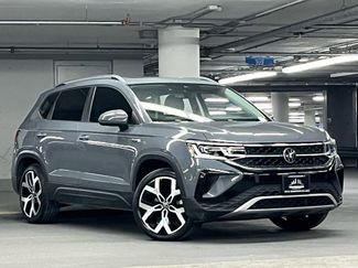 Used 2023 Volkswagen Taos SEL video 2