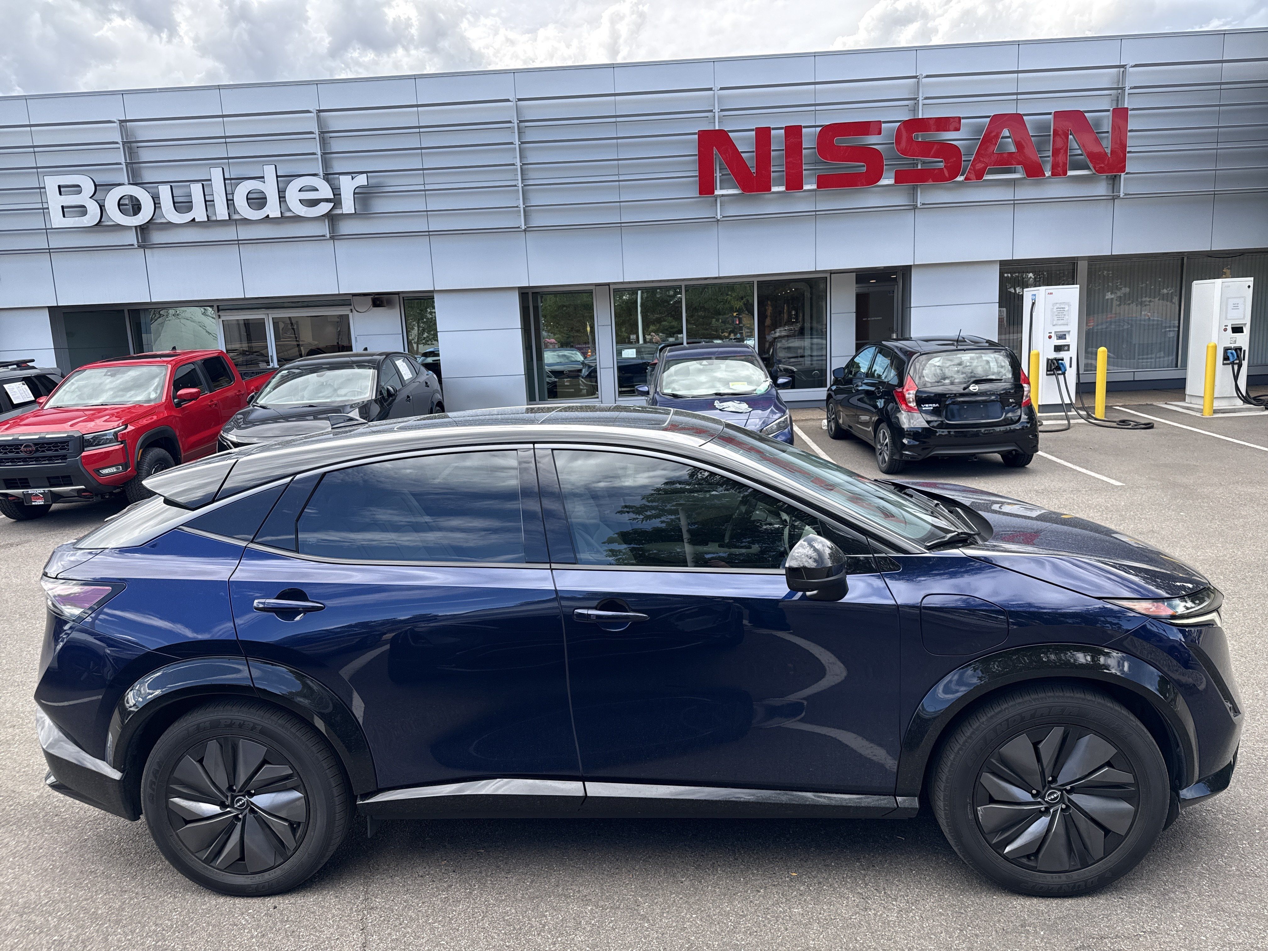 Used 2024 Nissan Ariya AWD image 8