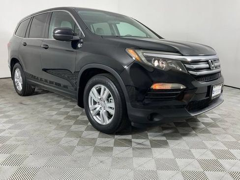 Used 2016 Honda Pilot LX image 12