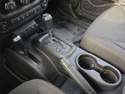 Used 2015 Jeep Wrangler Unlimited Rubicon w/ Dual Top Group image 25