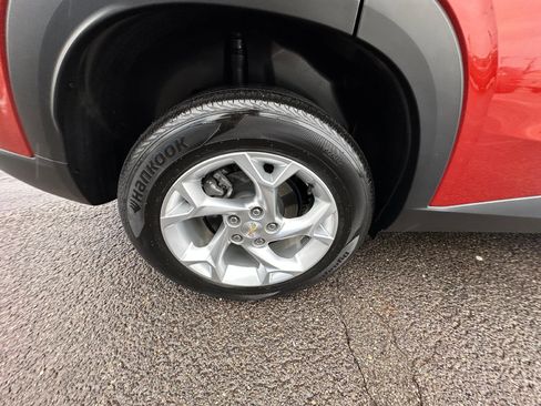 Used 2024 Chevrolet Trax LS w/ LS Convenience Package image 19