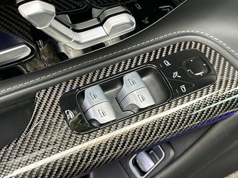 Used 2022 Mercedes-Benz SL 55 AMG 4MATIC image 12