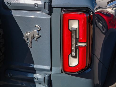 Used 2023 Ford Bronco Heritage Edition image 7