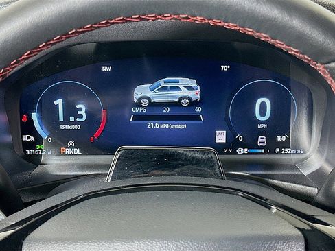 Used 2025 Ford Explorer ST-Line w/ ST-Line Street Pack image 13