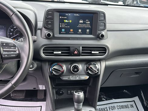 Used 2021 Hyundai Kona SEL w/ Winter Weather Package image 19