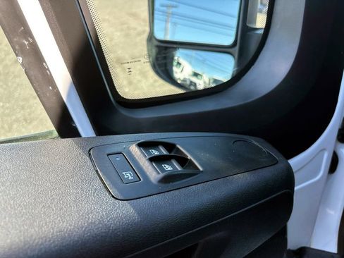 Used 2025 RAM ProMaster 2500 w/ U-Haul Equipment Group FWD image 13