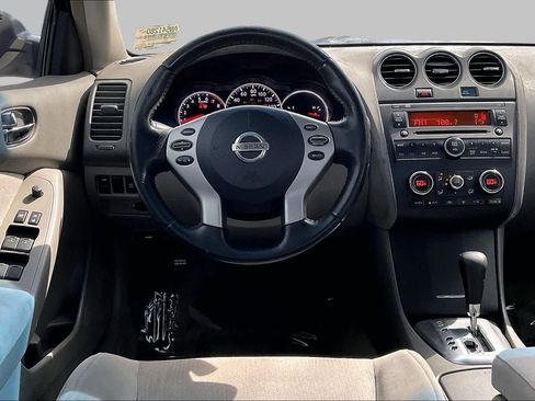 Used 2010 Nissan Altima 2.5 S w/ Convenience Plus Pkg FWD image 5