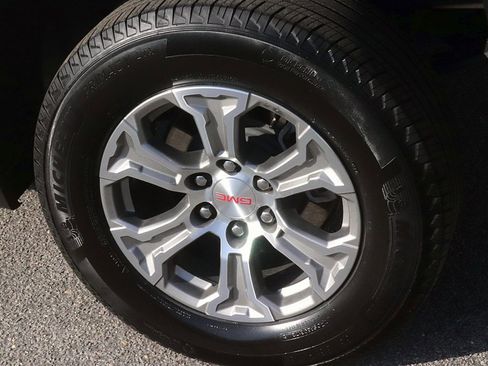 Used 2025 GMC Sierra 1500 SLT image 11