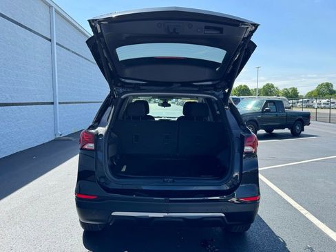 Used 2024 Chevrolet Equinox LT w/ LPO, Floor Liner Package FWD image 9