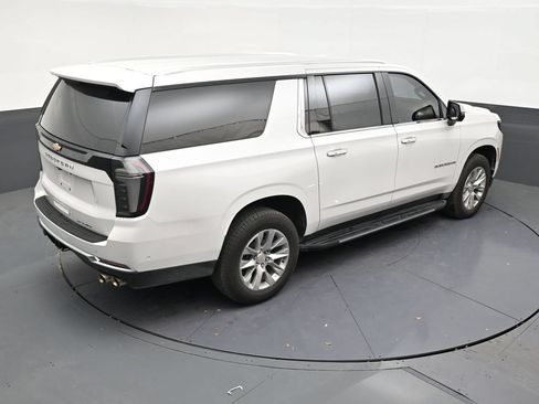 Used 2025 Chevrolet Suburban Premier RWD image 15