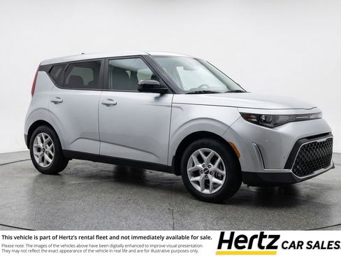 Used 2025 Kia Soul LX w/ LX Technology Package FWD image 1