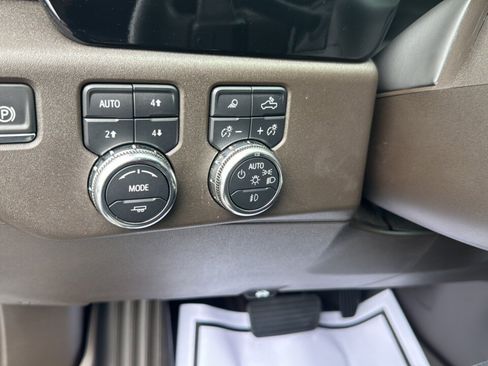 Used 2025 GMC Sierra 1500 SLT image 19