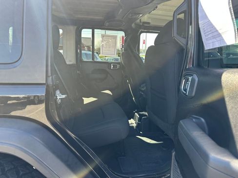 Used 2022 Jeep Wrangler Unlimited Sport image 13