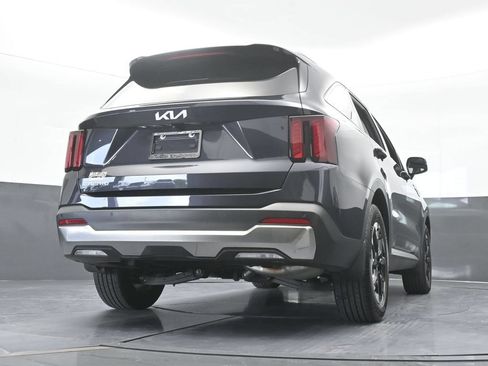 Used 2025 Kia Sorento S w/ Panoramic Sunroof Package FWD image 61