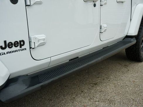 Used 2021 Jeep Gladiator Overland image 30