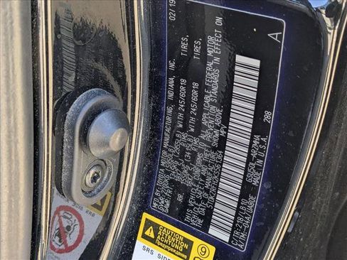 Used 2019 Toyota Highlander XLE image 28