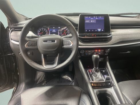 Used 2025 Jeep Compass Latitude AWD/4WD image 16