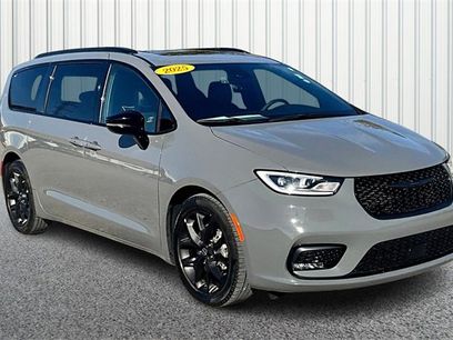 Used 2025 Chrysler Pacifica Limited