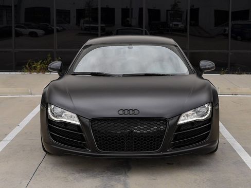 Used 2012 Audi R8 V10 w/ Enhanced Leather Pkg image 4