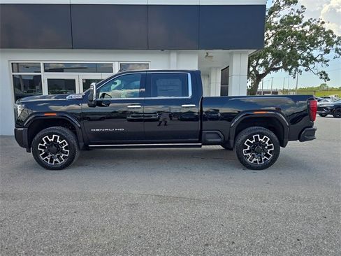 New 2025 GMC Sierra 2500 Denali w/ Denali Reserve Package image 4