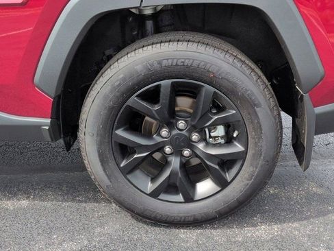Certified 2025 Toyota RAV4 LE FWD image 7