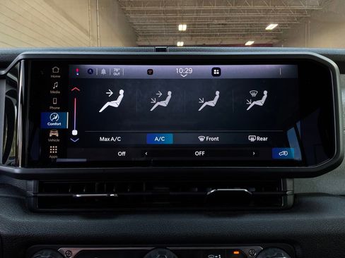 Used 2025 Jeep Wrangler Unlimited Sport AWD/4WD image 25