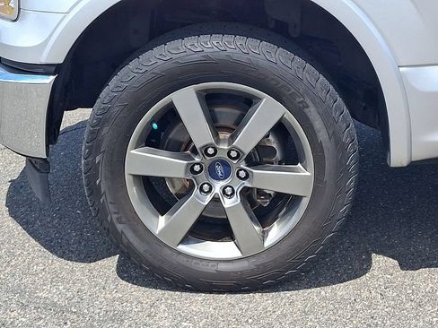 Used 2017 Ford F150 XLT w/ Equipment Group 302A Luxury AWD/4WD image 8