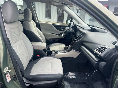Used 2019 Subaru Forester Premium w/ All-Weather Package AWD/4WD image 23