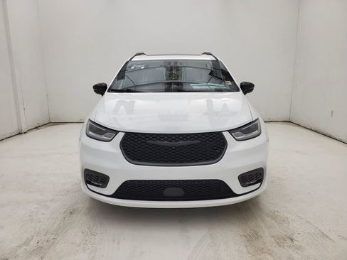 Used 2024 Chrysler Pacifica Touring-L w/ S Appearance Package image 24