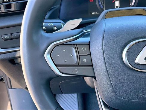 Used 2023 Lexus RZ 450e Premium image 22