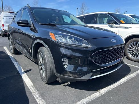 Used 2020 Ford Escape SEL image 2