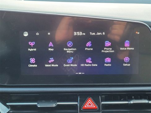 Used 2023 Kia Niro SX image 16