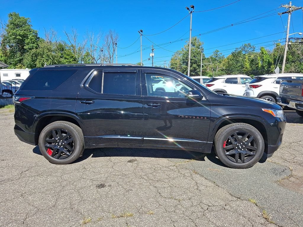 Used 2021 Chevrolet Traverse Premier w/ Redline Edition AWD/4WD image 8