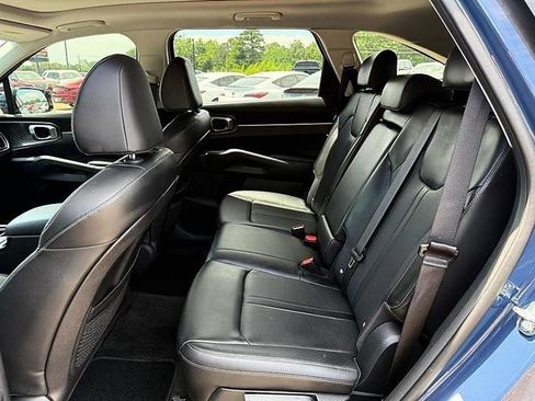 Used 2025 Kia Sorento S w/ Panoramic Sunroof Package FWD image 39