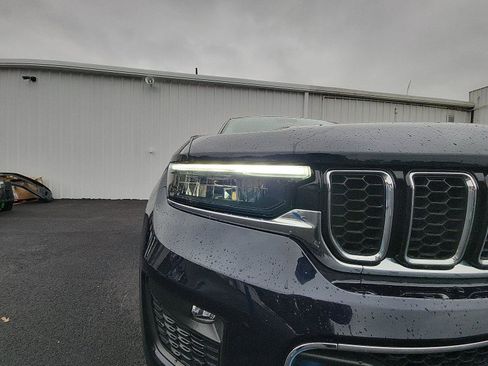 Used 2022 Jeep Grand Cherokee Overland image 12